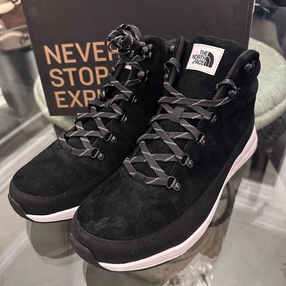 New in Box The North Face Men's Black Hiking Shoes Back to Berkeley sz 12 - Picture 3 of 12